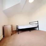 Rent 2 bedroom apartment in Salford