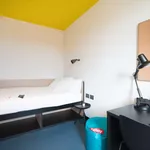 Rent a room in Milan