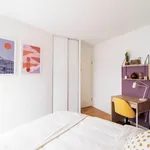 Rent 4 bedroom apartment in Paris