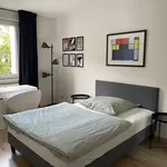 Miete 3 Schlafzimmer wohnung von 1076 m² in Frankfurt