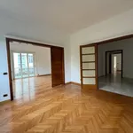 Affitto 5 camera appartamento di 255 m² in Roma