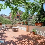 Rent 6 bedroom house of 320 m² in Rome