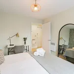 Rent 2 bedroom apartment in London