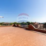 Rent 3 bedroom apartment of 94 m² in Roma