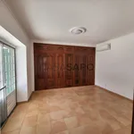 Rent 2 bedroom house of 360 m² in Loulé