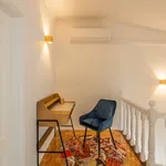 Rent 3 bedroom apartment of 160 m² in Porto