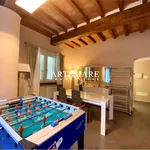 Rent 6 bedroom house of 210 m² in Seravezza