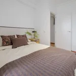 Rent a room of 180 m² in madrid