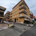 Rent 3 bedroom apartment of 100 m² in Roma