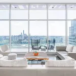 Rent 1 bedroom apartment of 582 m² in Manhattan