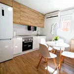 Rent a room of 120 m² in madrid