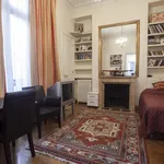 Rent 1 bedroom apartment of 140 m² in Paris