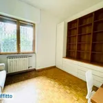 Rent 4 bedroom apartment of 95 m² in Milan