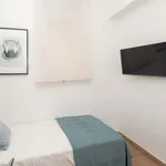 Rent a room of 112 m² in Valencia