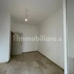 Affitto 3 camera appartamento di 85 m² in Bologna