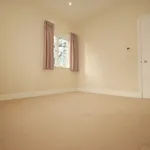 Rent 3 bedroom flat in Wealden