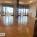 Affitto 6 camera appartamento di 170 m² in Rome