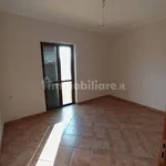 Affitto 5 camera appartamento di 170 m² in Reggio Calabria