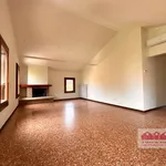 Affitto 4 camera appartamento di 150 m² in Vicenza