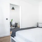 Rent 1 bedroom apartment of 51 m² in Dusseldorf