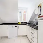 Rent a room of 50 m² in lisbon