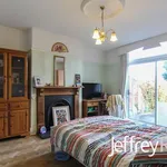 Rent 5 bedroom apartment in Wales