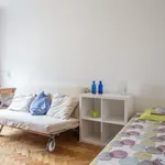 Rent 4 bedroom apartment in Lisbon