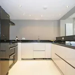 Rent 3 bedroom flat in London