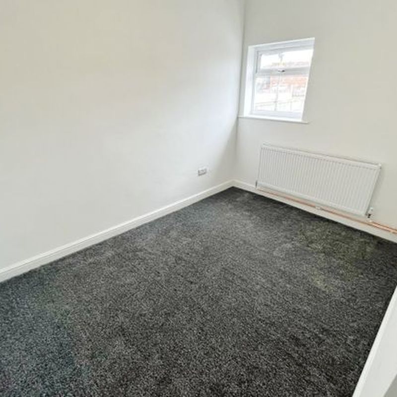 Flat to rent in Waterloo Road, Stoke-On-Trent, Staffordshire ST6 Bank Top
