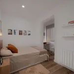 Rent a room of 91 m² in Barcelona