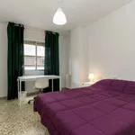 Rent a room of 120 m² in granada