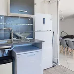 Appartement de 70 m² avec 4 chambre(s) en location à Avignon