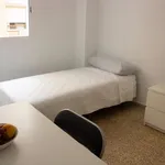 Rent 4 bedroom apartment in Valencia