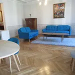 Rent 4 bedroom apartment of 115 m² in Paris