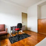 Rent 4 bedroom apartment in Lisbon