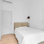 Rent 3 bedroom apartment of 150 m² in Milan