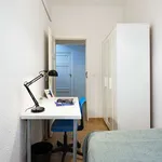 Rent a room of 90 m² in madrid