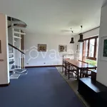 Affitto 3 camera appartamento di 70 m² in Maccagno con Pino e Veddasca