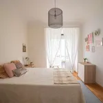 Rent a room of 150 m² in lisbon