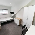 Rent 4 bedroom house in Leeds