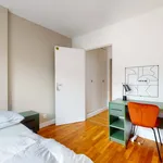 Rent a room of 98 m² in Saint-Denis