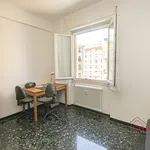 Affitto 7 camera appartamento di 114 m² in Genoa