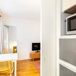 Appartement de 323 m² avec 1 chambre(s) en location à Paris