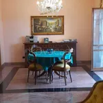 Rent 10 bedroom house of 350 m² in Roma