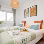 Rent 3 bedroom apartment of 120 m² in Porto