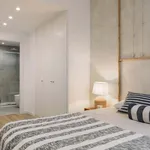 Rent 4 bedroom apartment of 57 m² in Barcelona