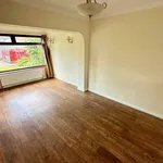 Rent 3 bedroom flat in Wakefield