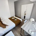 Rent a room of 75 m² in valencia