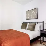 Rent 3 bedroom apartment of 93 m² in barcelona