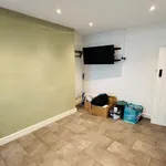 Rent 3 bedroom flat in Wales